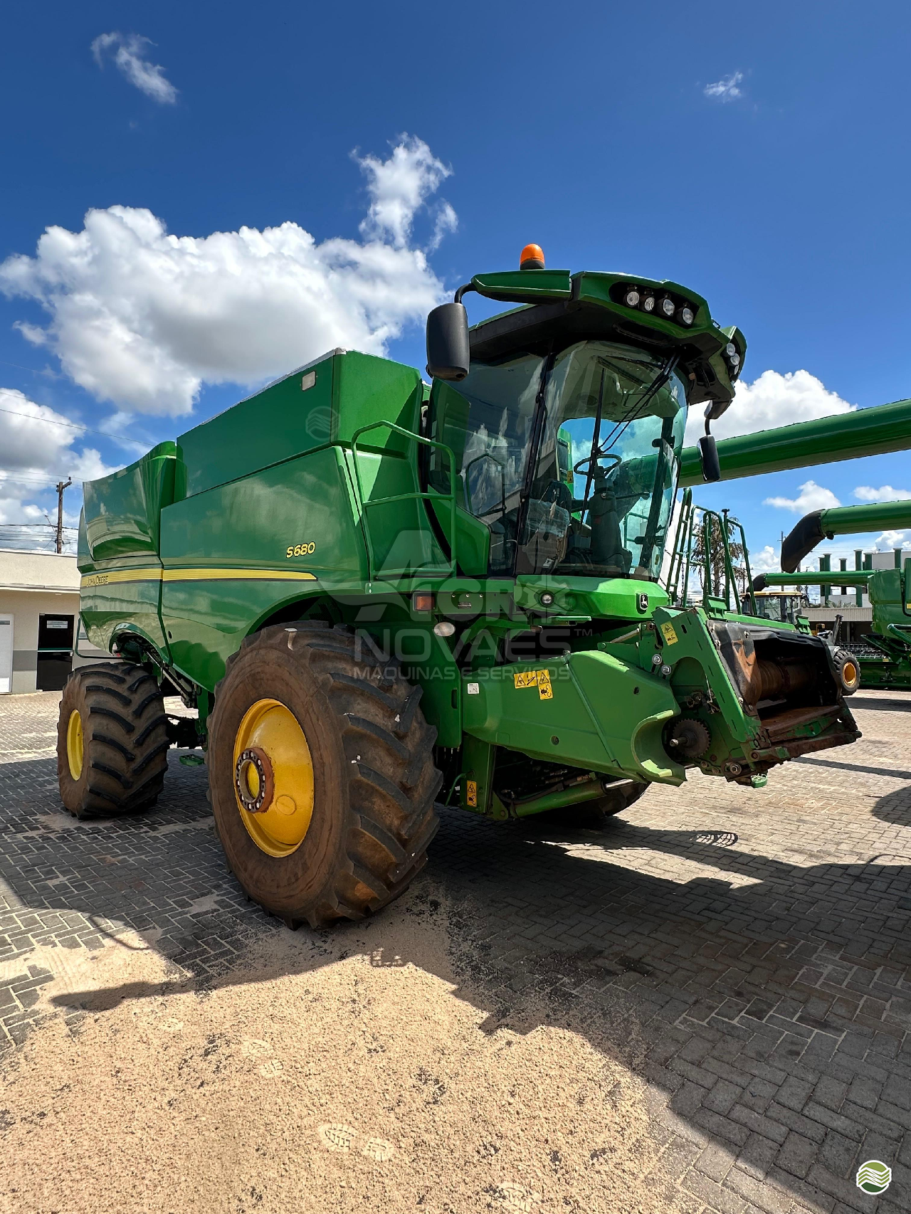 COLHEITADEIRA JOHN DEERE JOHN DEERE S680 Agro Novaes Máquinas Agrícolas FERNANDOPOLIS SÃO PAULO SP